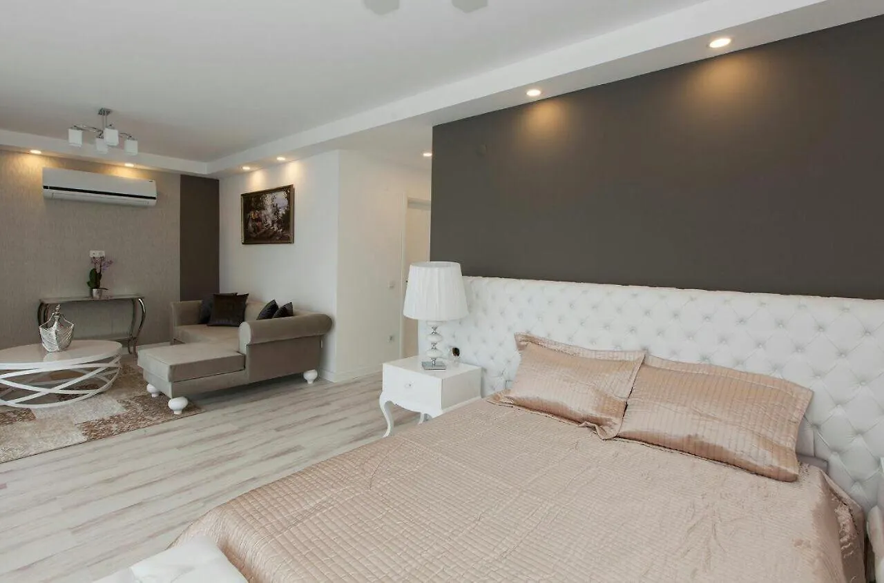 كوشاداسيه Beverly Hills Villa تركيا