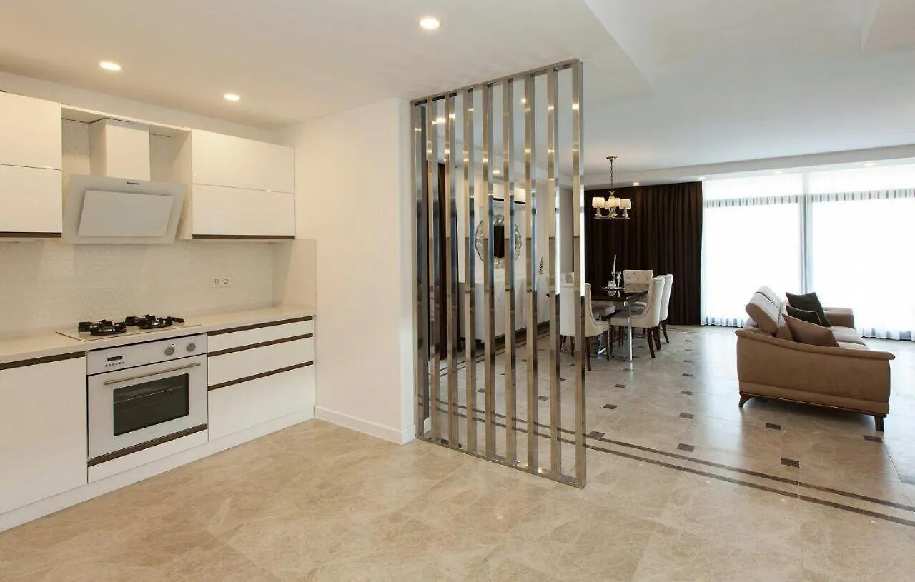 كوشاداسيه Beverly Hills Villa