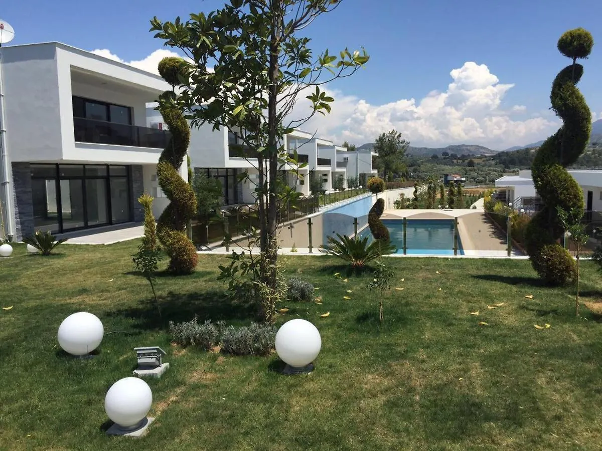 كوشاداسيه Beverly Hills Villa
